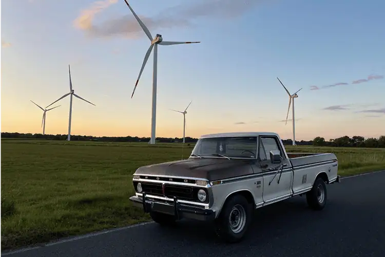 Seitenansicht vom Ford F 250 Pickup Truck in Flensburg