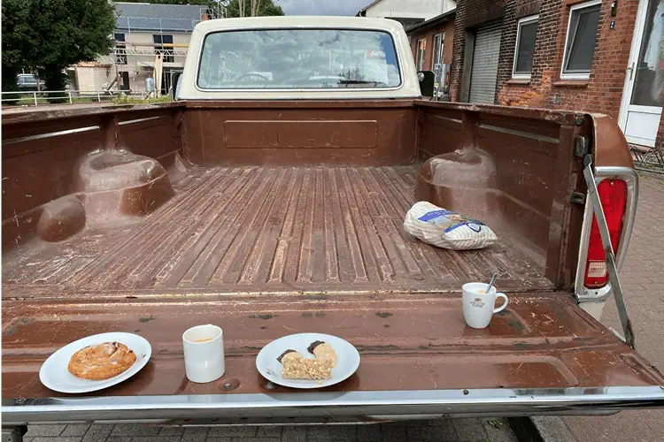 Lagefläche vom Ford F 250 Pickup Truck in Flensburg