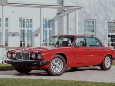 Frontansicht vom Jaguar XJ6 Oldtimer in Flensburg