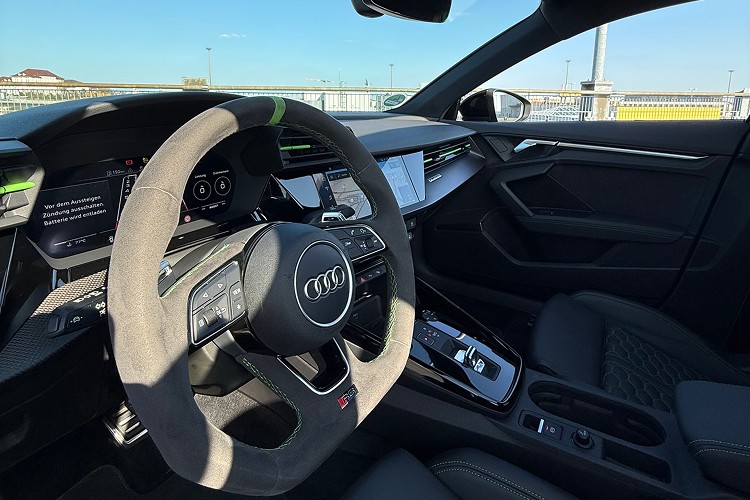Innenraum vom Audi RS3 in Ulm