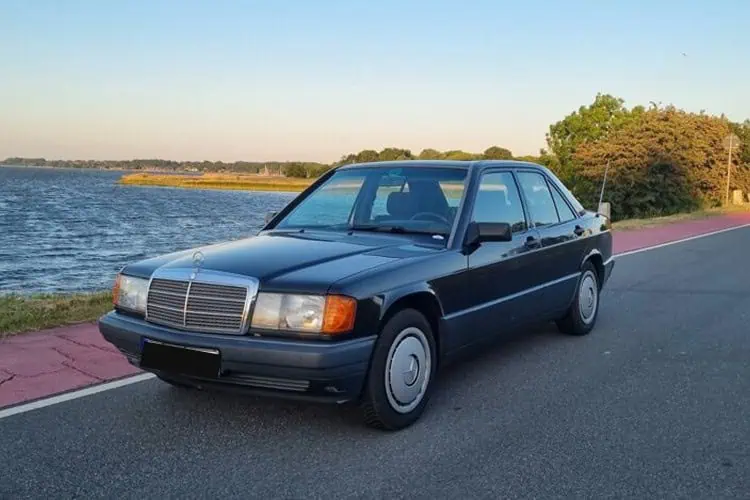 Frontansicht vom Mercedes 190 D W201 in Flensburg