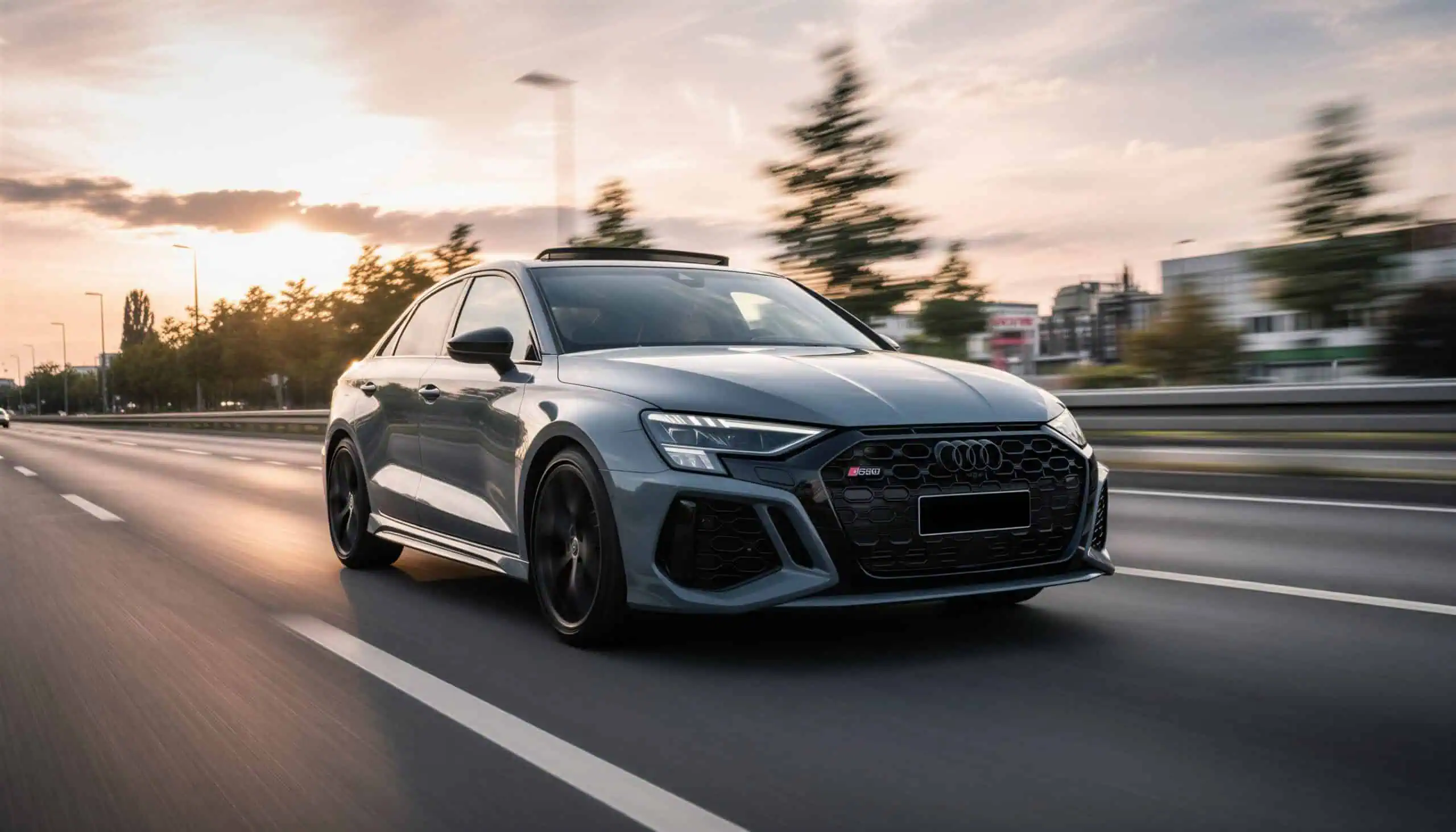 Audi RS3 in Düsseldorf Hero