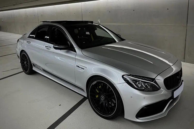 Mercedes C63 AMG mieten in Düsseldorf