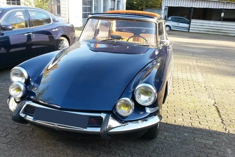 Frontansicht vom Citroen ID19 Oldtimer in Essen