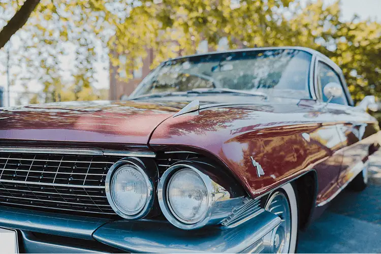Frontansicht vom Cadillac DeVille Coupe Oldtimer in Essen