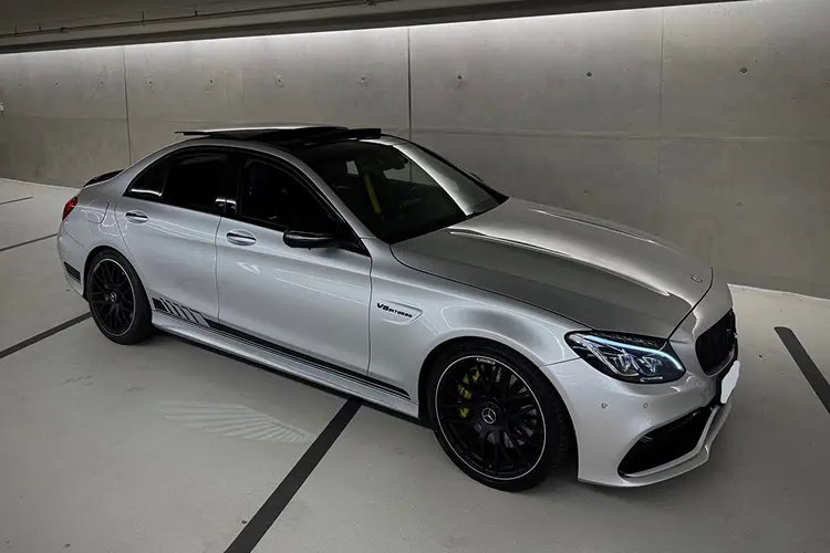 Seitenansicht Mercedes C63 AMG in Düsseldorf