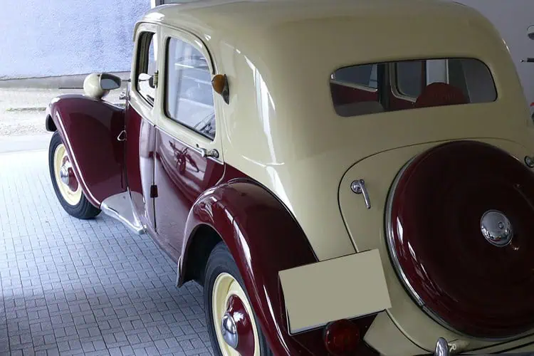 Heckansicht vom Citroen Modell 11 CV Oldtimer in Essen