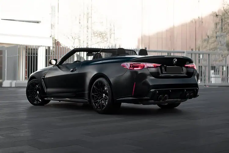 Seitenansicht hinten BMW M4 Competition Cabrio in Leverkusen