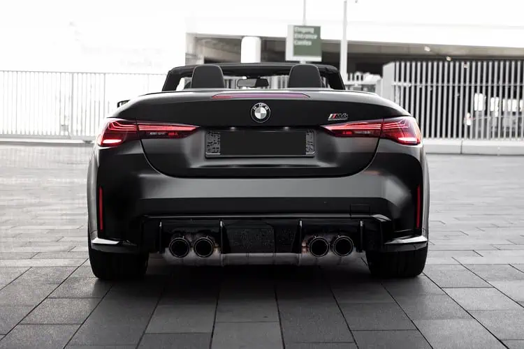 Heckansicht BMW M4 Competition Cabrio in Leverkusen