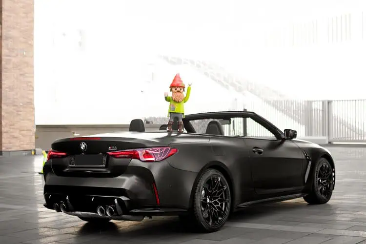 Heckansicht seitlich BMW M4 Competition Cabrio in Leverkusen