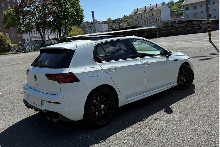 Seitenansicht Golf 8R in Hagen