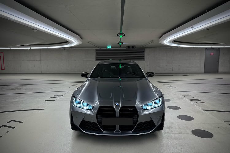 Frontansicht BMW M4 Competition in Düsseldorf