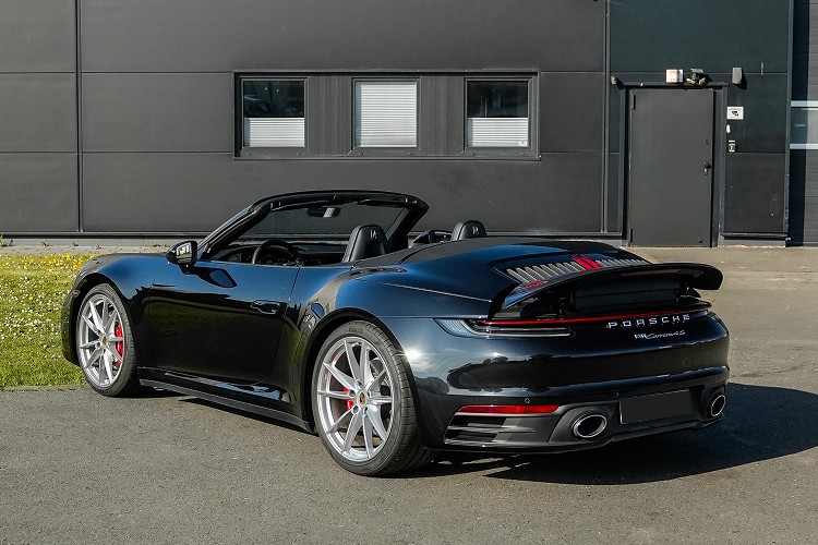 Heckansicht Porsche 992 4S Cabrio in Paderborn