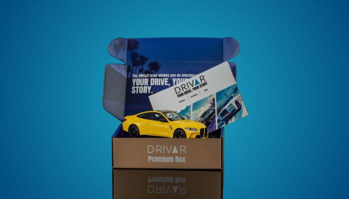 Offene Gutschein Box mit einem BMW drinne