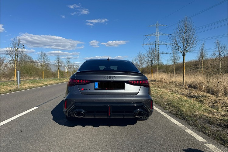 Heckansicht von der Audi RS3 Limousine in Wolfsburg