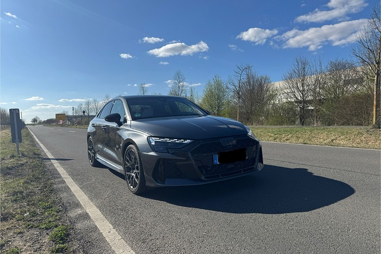Audi RS3 Limousine mieten in Wolfsburg