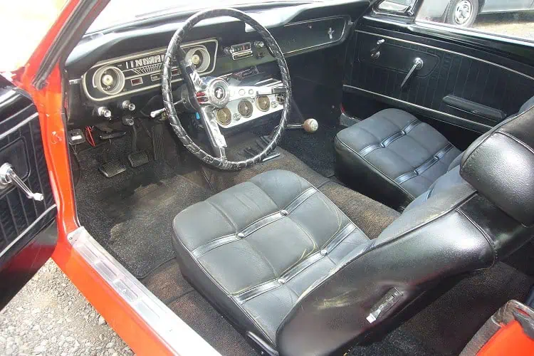Innenraum vom Ford Mustang Oldtimer in Essen