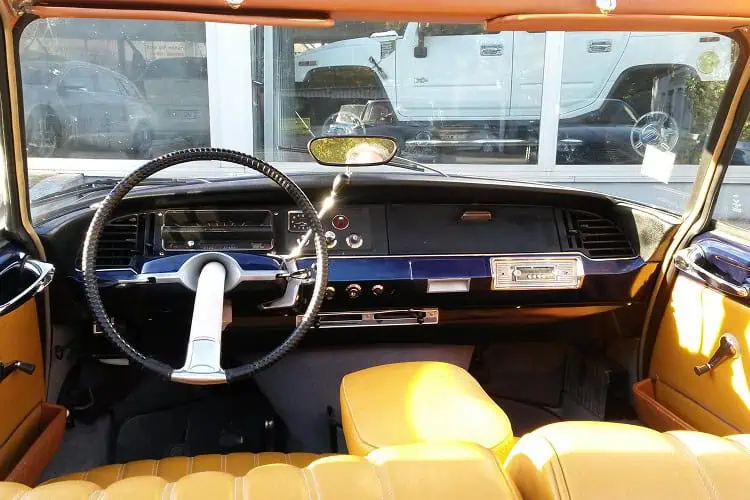Innenraum vom Citroen ID19 Oldtimer in Essen