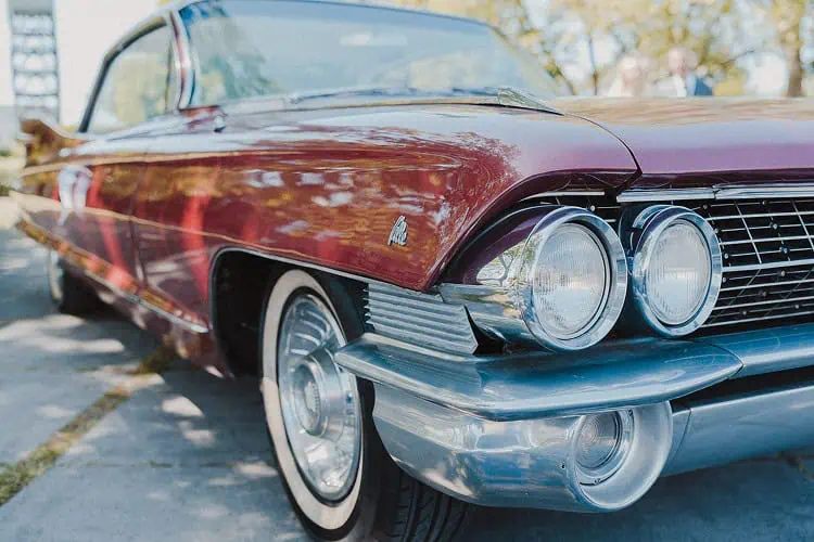 Frontansicht vom Cadillac DeVille Coupe Oldtimer in Essen