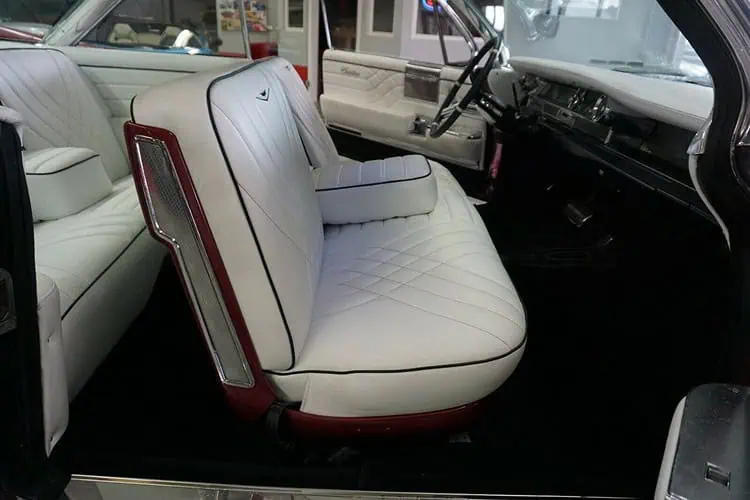 Innenraum vom Cadillac DeVille Coupe Oldtimer in Essen