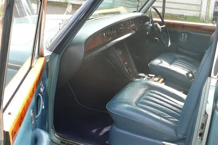 Innenraum vom Rolls Royce Silver Shadow I Oldtimer in Essen