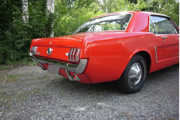 Heckansicht vom Ford Mustang Oldtimer in Essen