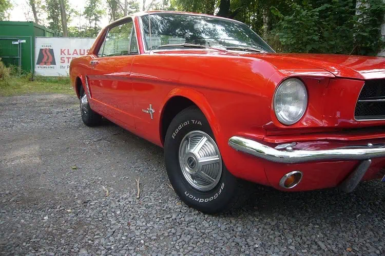 Frontansicht vom Ford Mustang Oldtimer in Essen