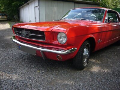Frontansicht vom Ford Mustang Oldtimer in Essen