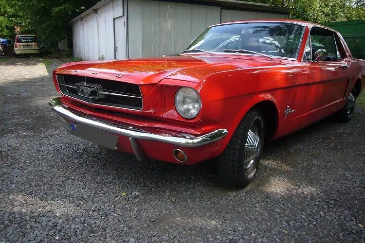Frontansicht vom Ford Mustang Oldtimer in Essen