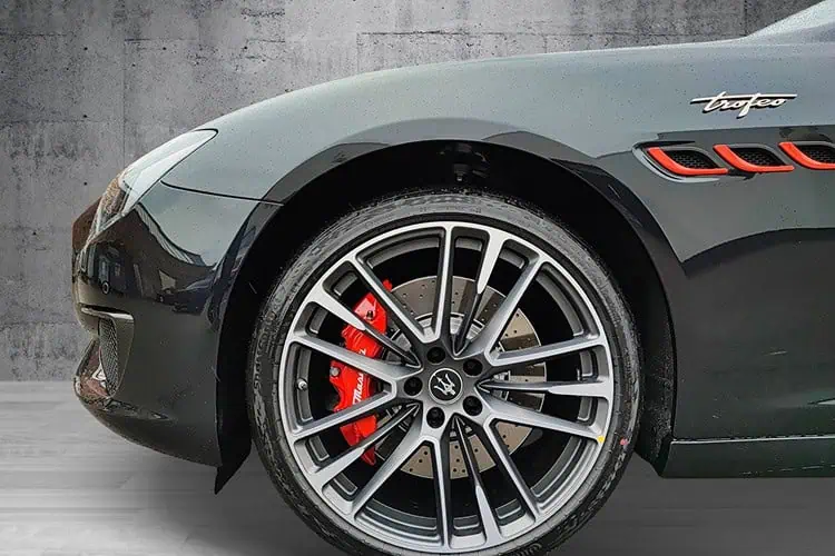 Felge vom Maserati Quattroporte Trofeo in Dresden