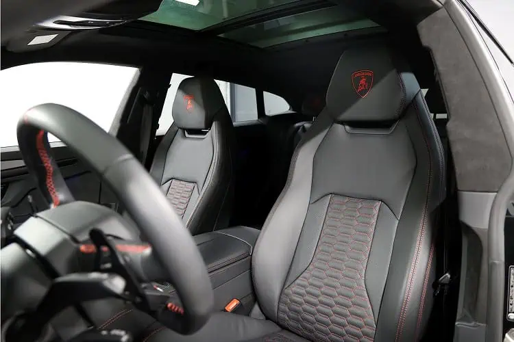 Lamborghini Urus mieten in Paderborn