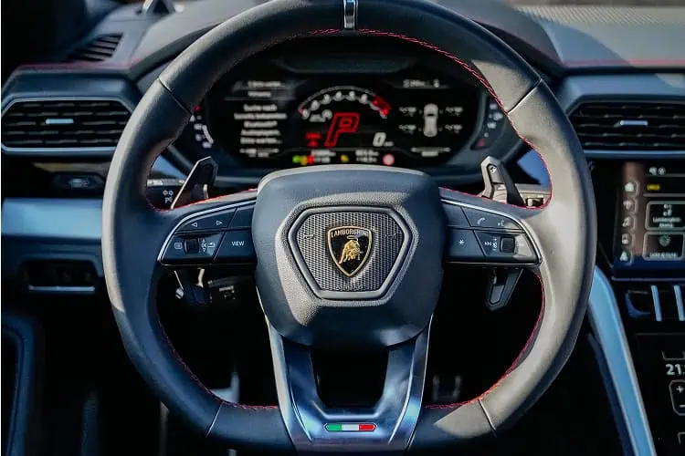 Lenkrad Lamborghini Urus in Paderborn