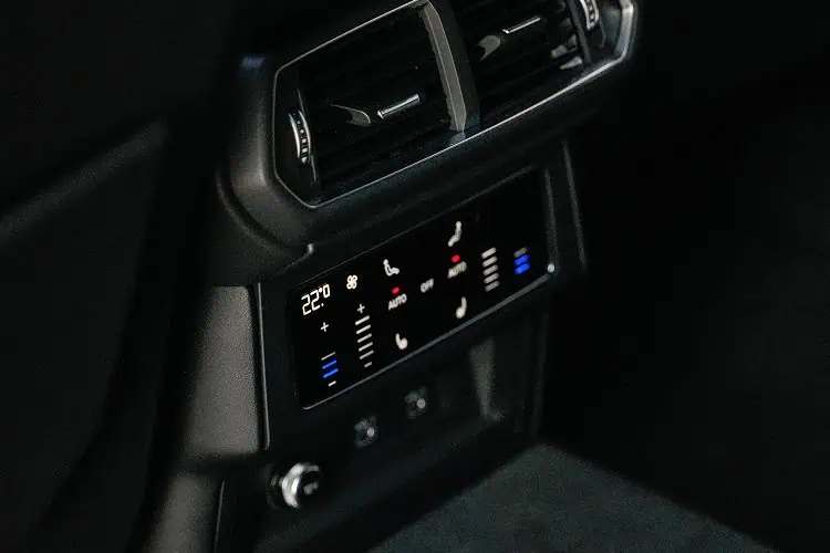 Konsole Lamborghini Urus in Paderborn