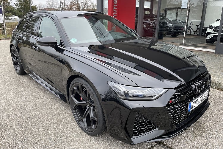 Frontansicht Audi RS6 Performance Avant in München