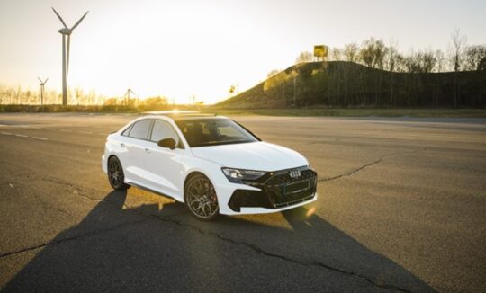 Audi RS3 Limousine mieten in Hamburg
