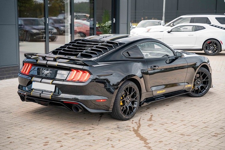 Heckansicht rechts Ford Mustang 2.3 Ecobooster in Braunschweig