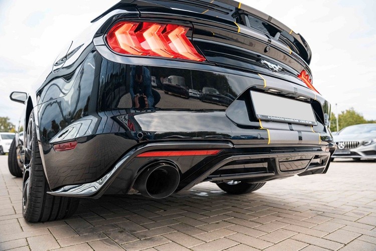 Heck links Ford Mustang 2.3 Ecobooster in Braunschweig