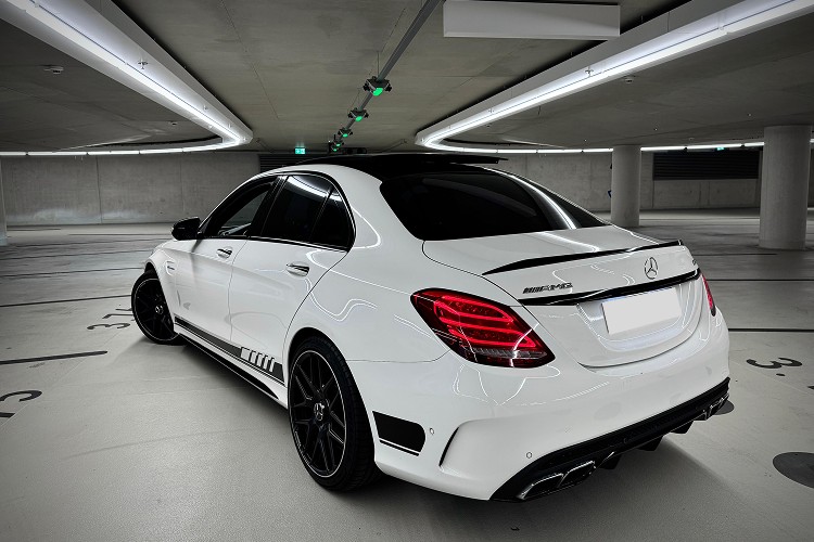 Heckansicht links Mercedes C63 AMG in Düsseldorf