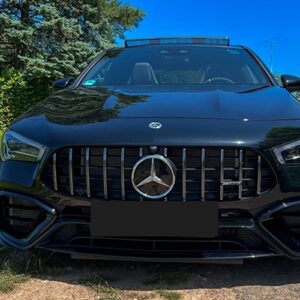 Frontansicht Mercedes-AMG CLA 45 S Coupé in Stuttgart