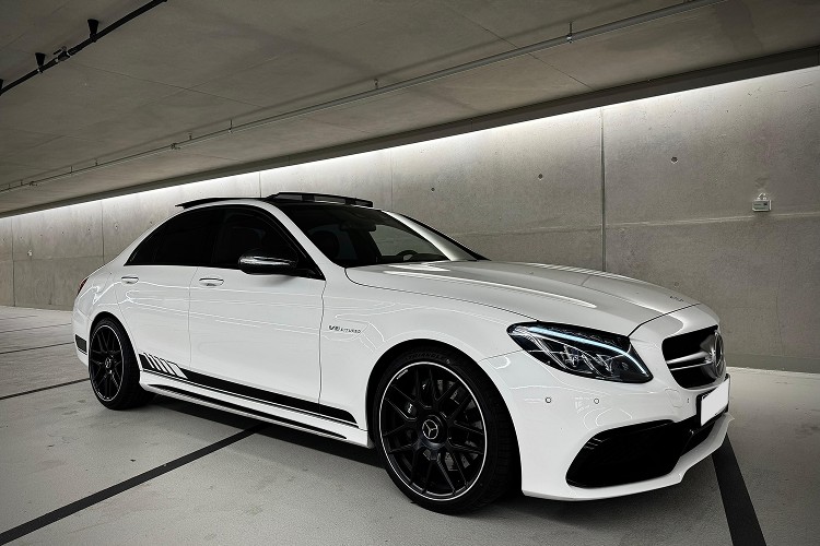 Mercedes C63 AMG mieten in Düsseldorf