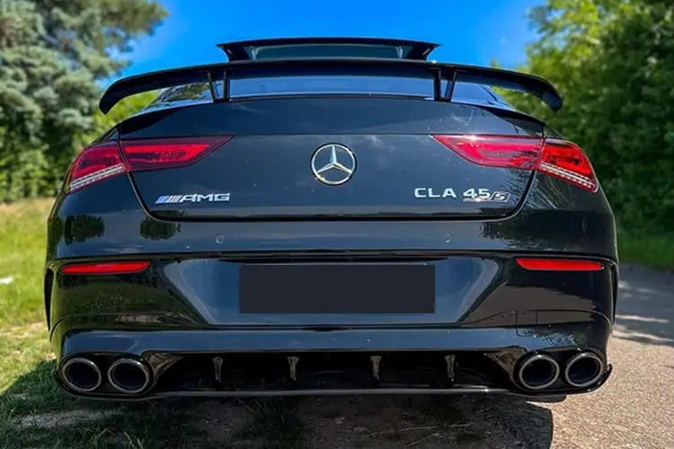 Heckansicht Mercedes-AMG CLA 45 S Coupé in Stuttgart