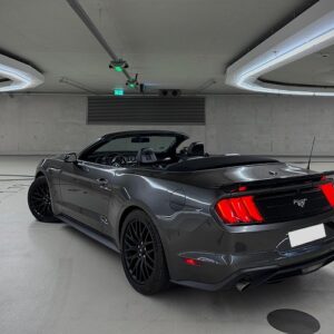Heckansicht Ford Mustang Cabrio in Düsseldorf