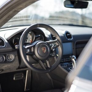 Innenraum Porsche Cayman GT4 am Bodensee
