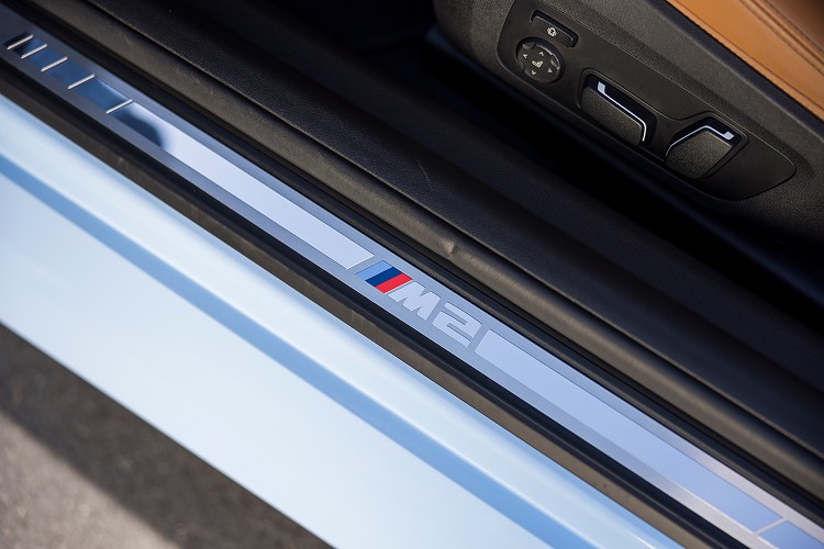 Logo Türrahmen BMW M2 Coupe am Bodensee