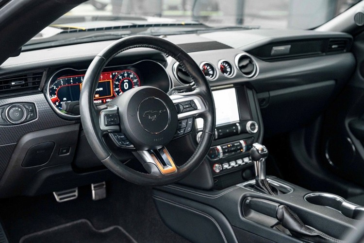 Interior Ford Mustang 2.3 Ecobooster in Braunschweig