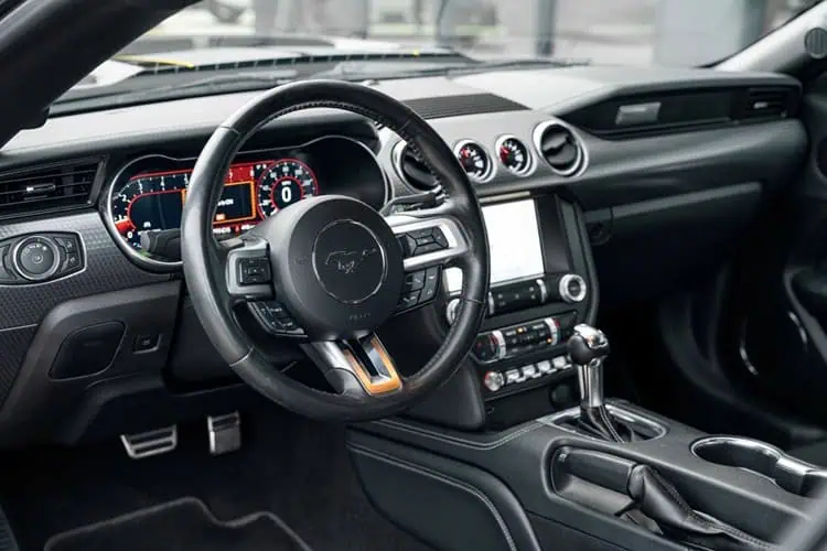 Interior Ford Mustang 2.3 Ecobooster in Braunschweig