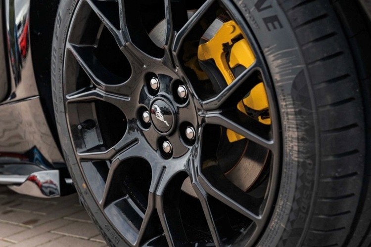 Reifen Ford Mustang 2.3 Ecobooster in Braunschweig