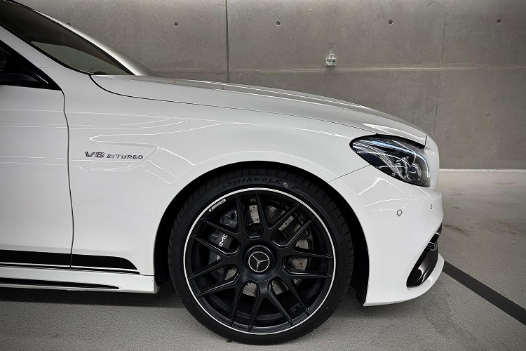 Seitenansicht vorne Mercedes C63 AMG in Düsseldorf