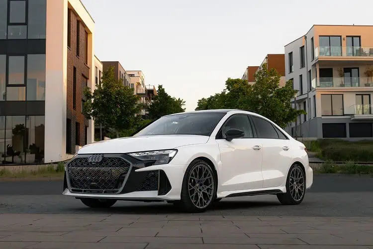 Audi RS3 Limousine mieten in Leipzig