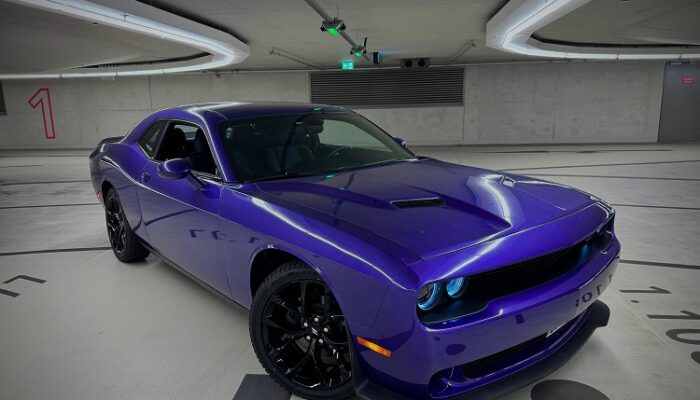 Dodge Challenger mieten in Düsseldorf